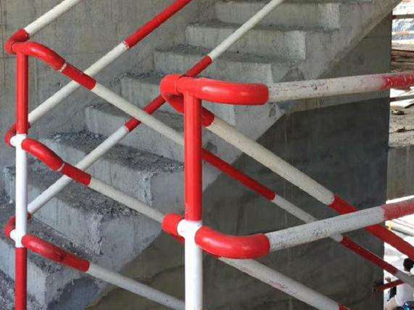 施工臨邊樓梯防護(hù)欄桿