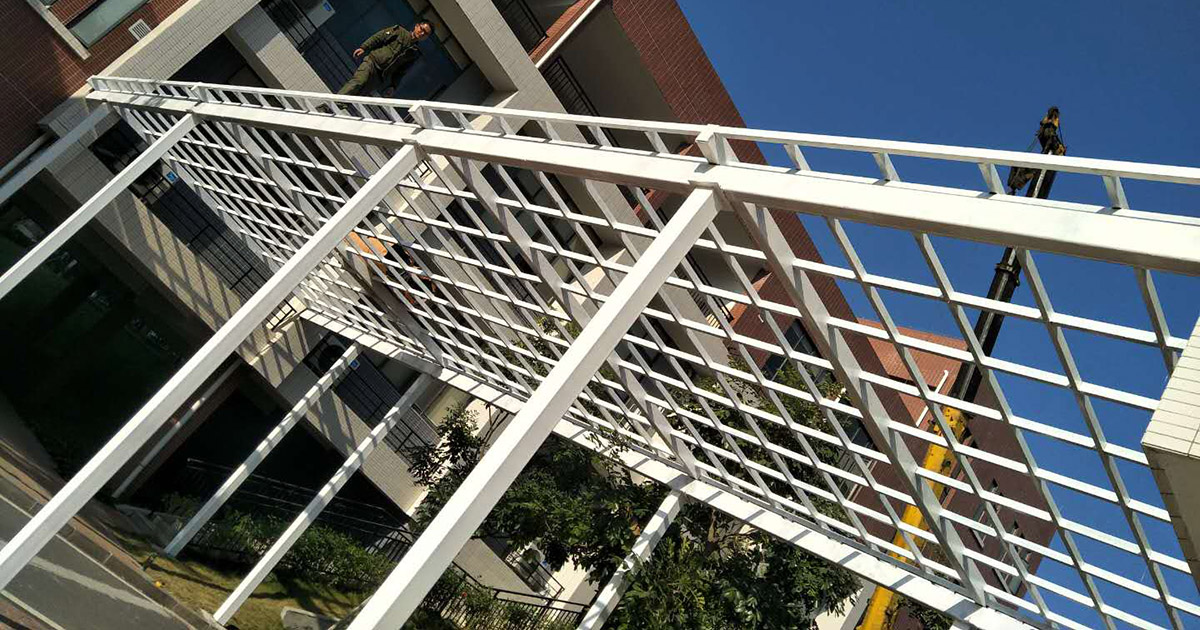 惠州十里銀灘學校過道陽光雨棚