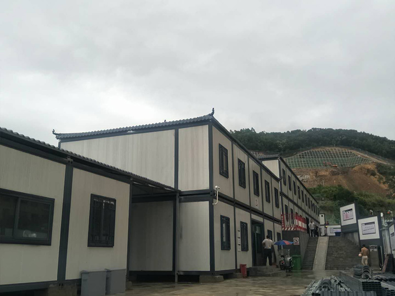 西鄉(xiāng)越眾項目工人住人集裝箱
